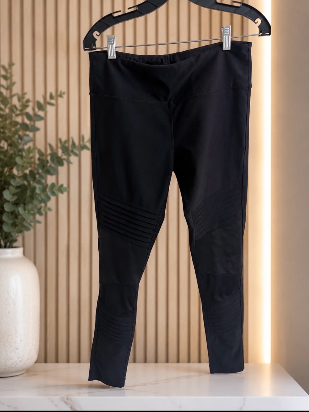 Mondetta Black Leggings Women’s L High Rise Athletic Yoga Workout Athleisure